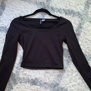 BLACK H&M LONGSLEEVE CROP TOP